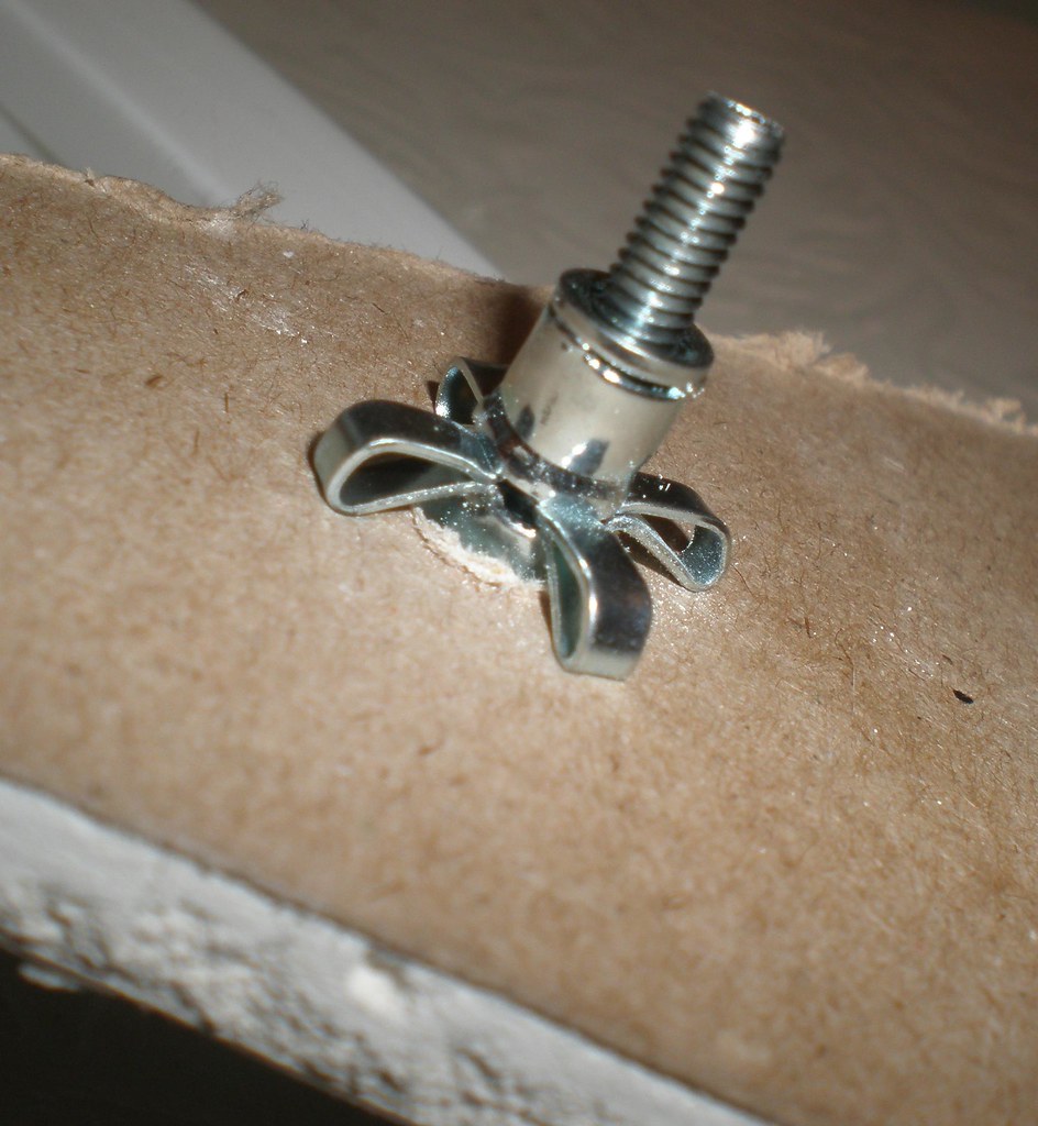 Special fastening item for specific hardware requests