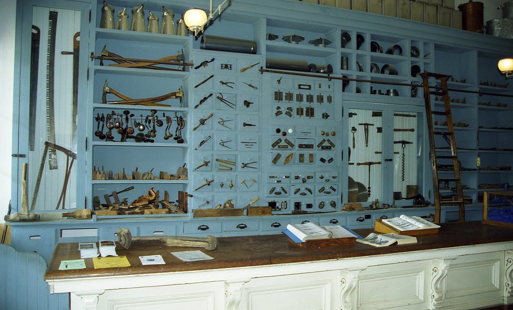 Hardware tools and shop display shelves