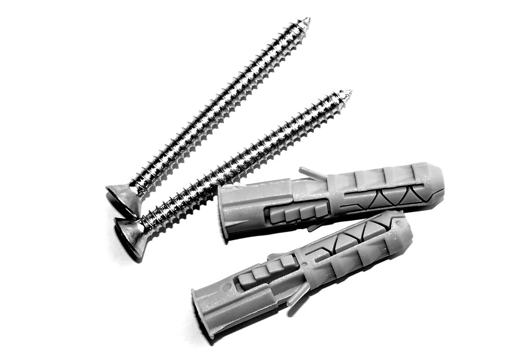 Wall plugs and screws for fastener and fixing jobs